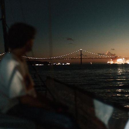 Stay In A Boat - Lisboa Kültér fotó
