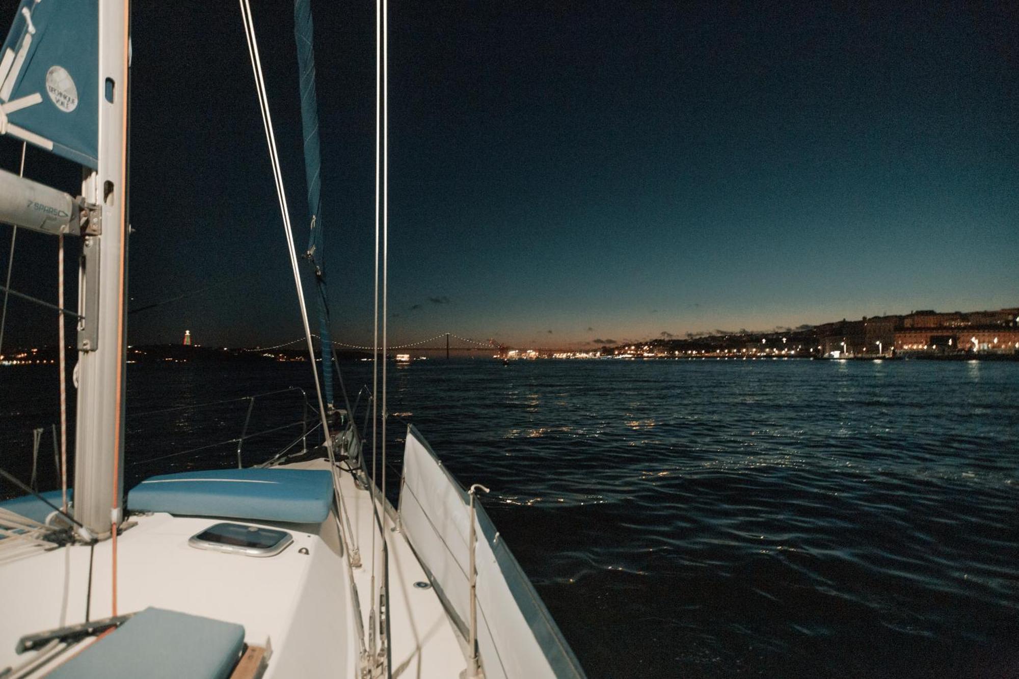 Stay In A Boat - Lisboa Kültér fotó